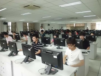 信息學(xué)院第三屆大學(xué)生軟件設(shè)計(jì)大賽 程序設(shè)計(jì)大賽圓滿(mǎn)落幕，軟件設(shè)計(jì)制作展學(xué)子風(fēng)采